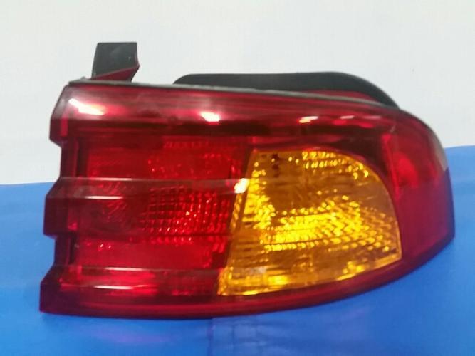 Фонарь задний правый внешний Kia Optima (2002–2004)
