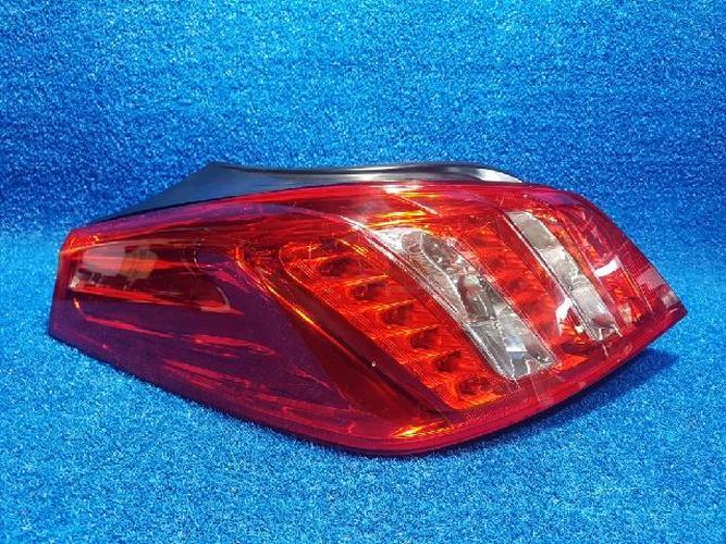 Tail Light Left (LH) Outer (fender) Peugeot 508 (2013)