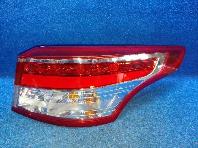 Tail Light Right (RH) Outer (fender) Renault SM5 (2016–2018)