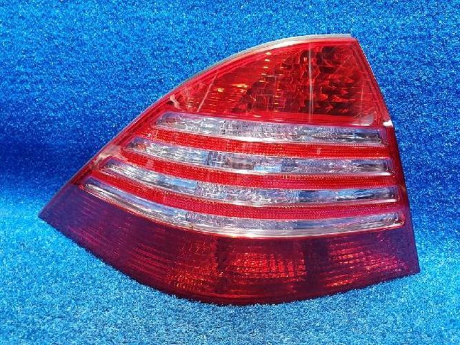 Tail Light Left (LH) Outer (fender) Mercedes-Benz S-Class (2004)