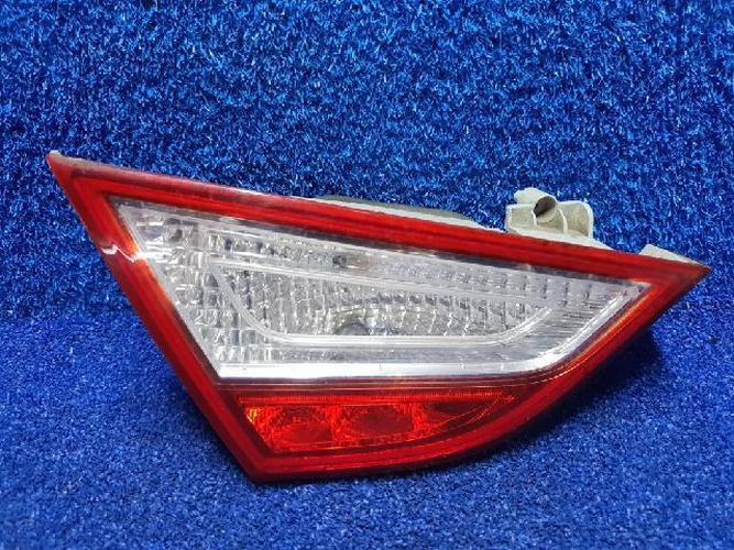 Фонарь задний левый внутренний Hyundai Sonata (2010)