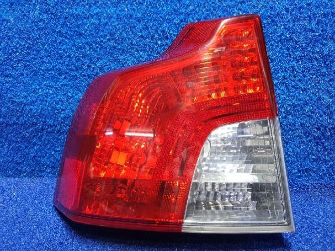 Фонарь задний левый внешний Volvo S40 (2010)