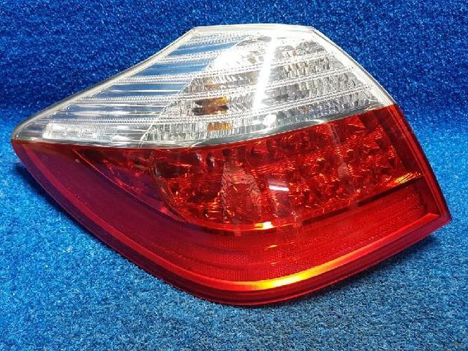 Tail Light Left (LH) Outer (fender) Hyundai Genesis (2009–2011)