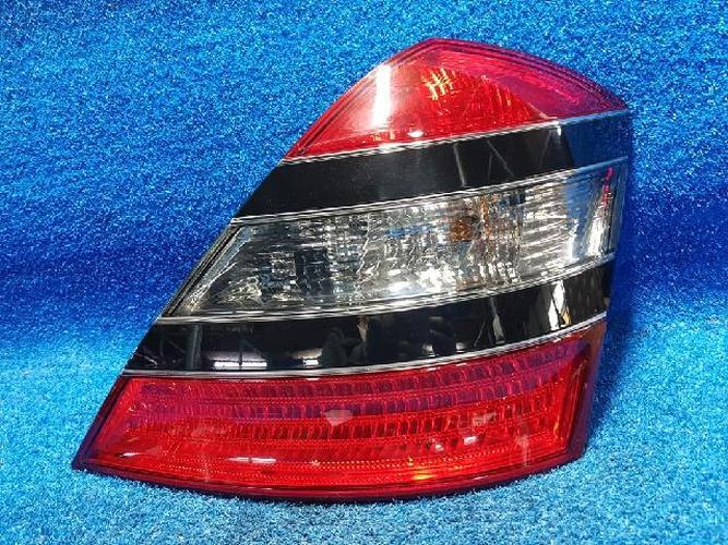Tail Light Right (RH) Outer (fender) Mercedes-Benz S-Class (2005–2009)