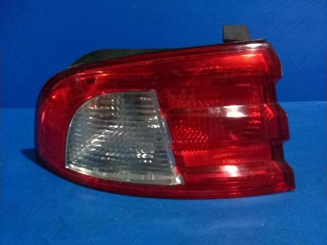 Tail Light Left (LH) Outer (fender) Kia Optima (2002–2004)