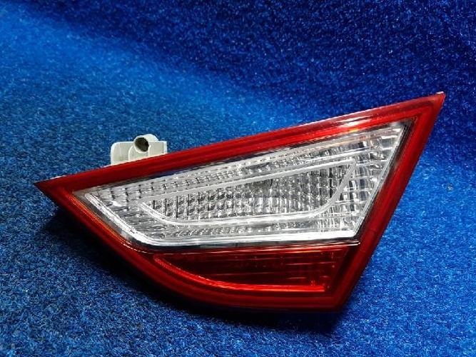 Tail Light Right (RH) Inner (tailgate) Hyundai Sonata (2010–2011)