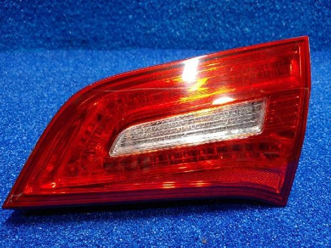 Tail Light Right (RH) Inner (tailgate) Kia K7 (2010–2012)