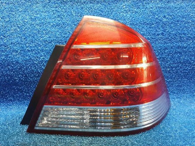 Tail Light Right (RH) Outer (fender) Ford Five Hundred (2006)