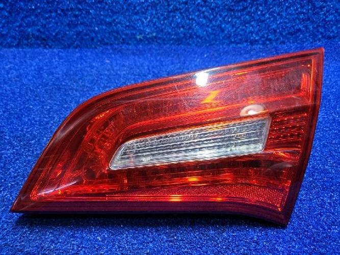 Tail Light Right (RH) Inner (tailgate) Kia K7 (2010–2012)