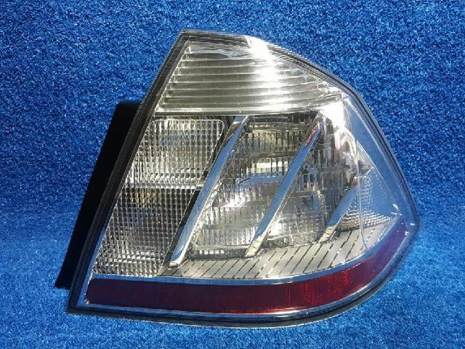 Tail Light Right (RH) Outer (fender) Ford Taurus (2009)