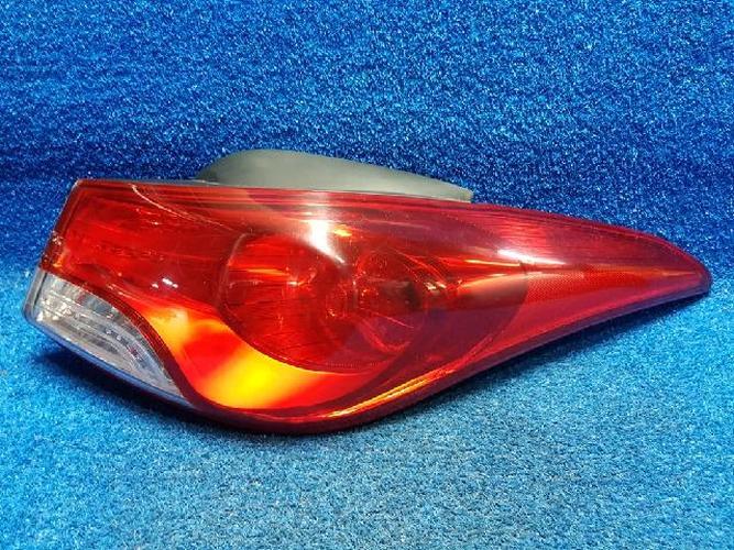 Tail Light Right (RH) Outer (fender) Hyundai Elantra (2012)