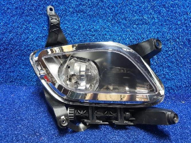 Fog Light Right (RH) Hyundai Genesis (2008)