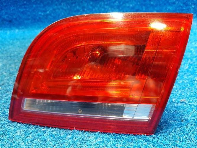 Фонарь задний правый внутренний Audi A3 (2009)