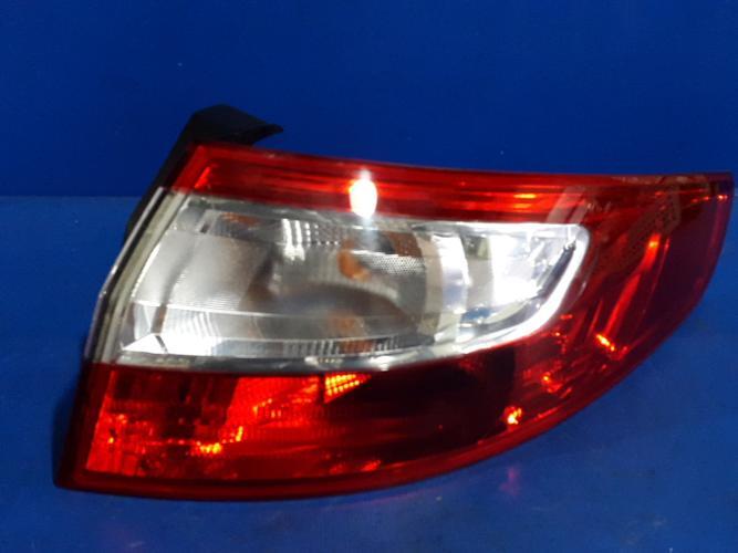 Tail Light Right (RH) Outer (fender) Renault SM3 (2011)