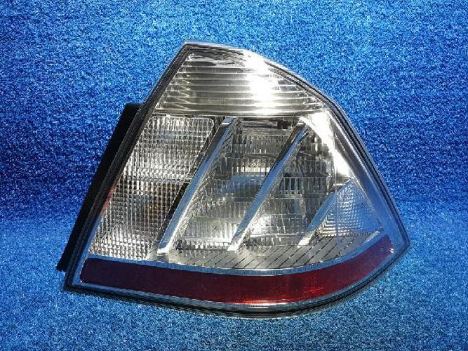 Tail Light Right (RH) Outer (fender) Ford Taurus (2007)