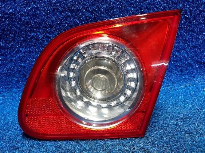 Tail Light Right (RH) Inner (tailgate) Volkswagen Passat (2009)
