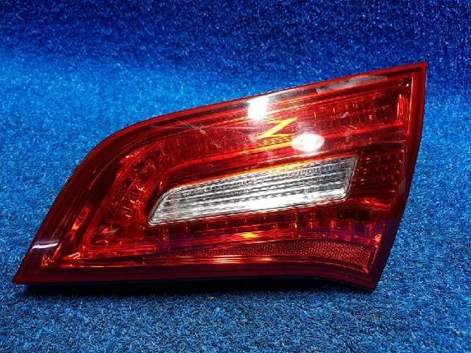 Tail Light Right (RH) Inner (tailgate) Kia K7 (2010–2012)