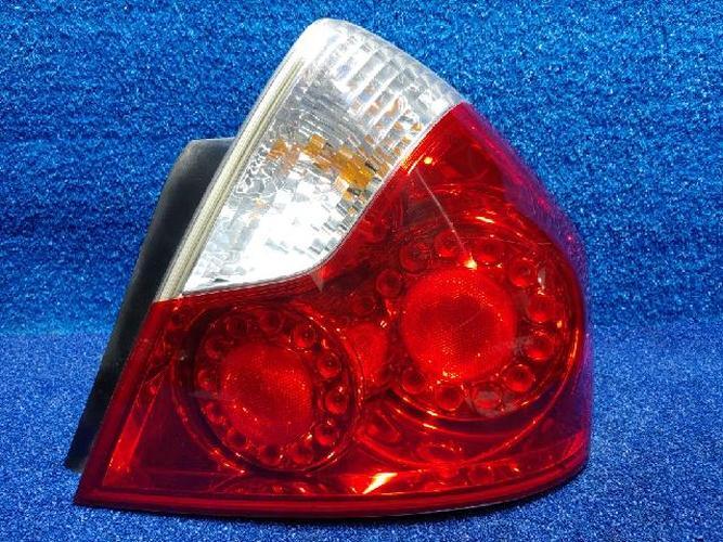 Tail Light Right (RH) Outer (fender) Nissan Fuga (2008)