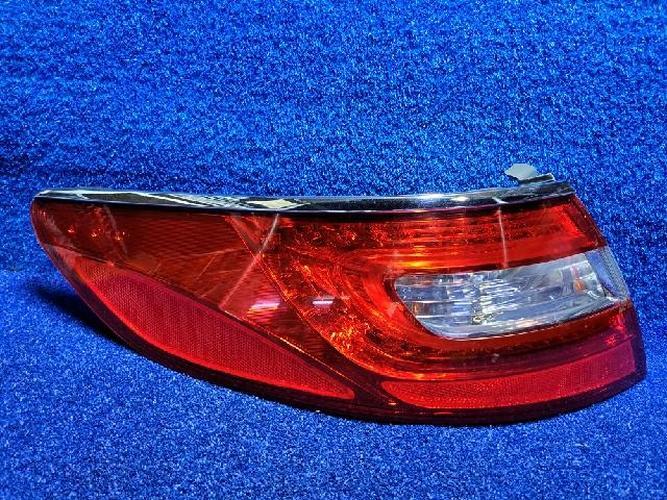 Фонарь задний левый внешний Hyundai Grandeur (2014)