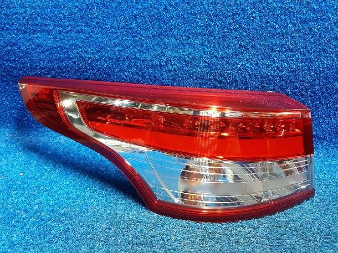 Tail Light Left (LH) Outer (fender) Renault SM5 (2013–2015)