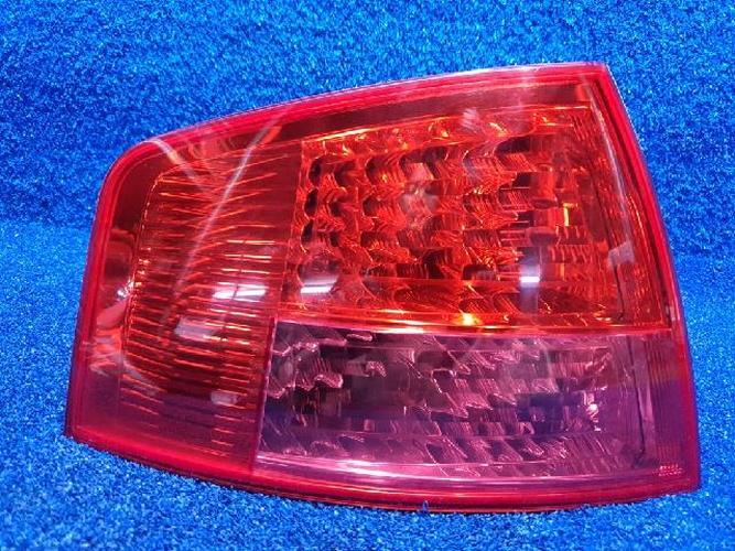Tail Light Left (LH) Outer (fender) Audi A8 (2006–2007)