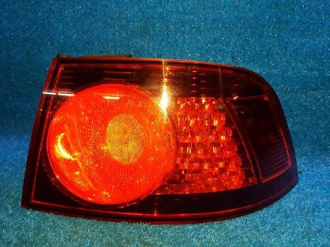 Tail Light Right (RH) Outer (fender) Volkswagen Phaeton (2008)
