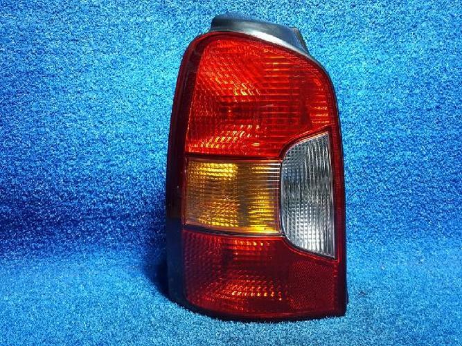 Фонарь задний левый внешний Hyundai Trajet (2004)