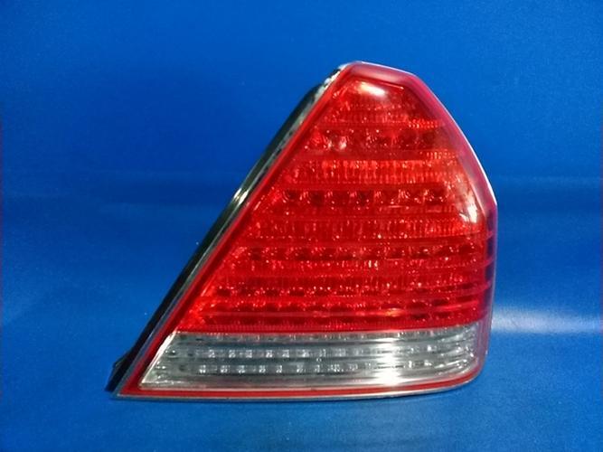 Tail Light Right (RH) Outer (fender) Hyundai Equus (2004–2006)