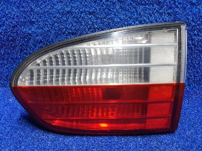Фонарь задний правый внутренний Hyundai Grand Starex (2005)
