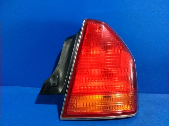 Tail Light Right (RH) Outer (fender) Hyundai Equus (2002)