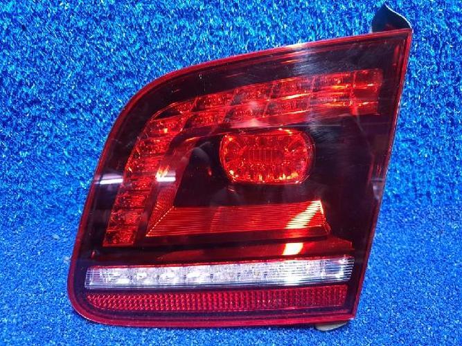 Tail Light Right (RH) Inner (tailgate) Volkswagen Phaeton (2014)