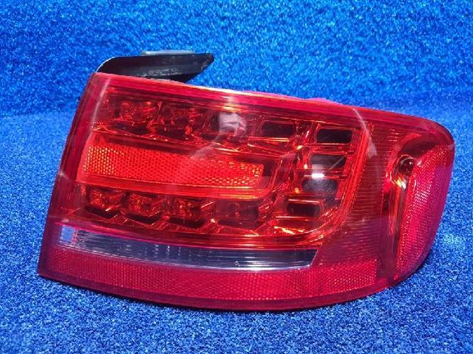 Tail Light Right (RH) Outer (fender) Audi A4 (2011)