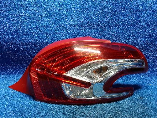 Tail Light Right (RH) Outer (fender) Peugeot 208 (2014)