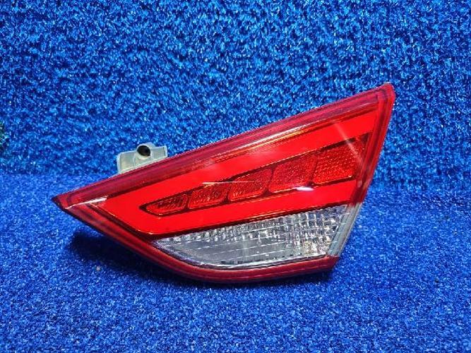 Фонарь задний правый внутренний Hyundai Sonata (2013)