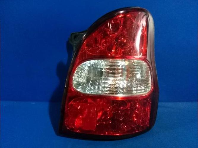 Фонарь задний правый внешний Kia Carnival (2001)
