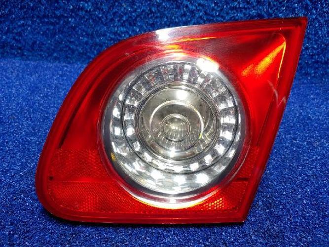 Tail Light Right (RH) Inner (tailgate) Volkswagen Passat (2010)