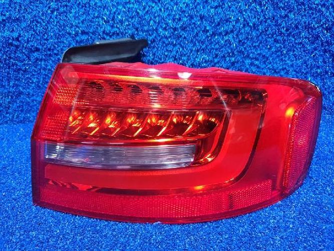 Фонарь задний правый внешний Audi A4 (2014)