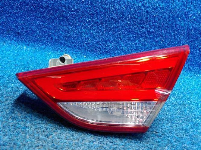 Фонарь задний правый внутренний Hyundai Sonata (2012–2013)