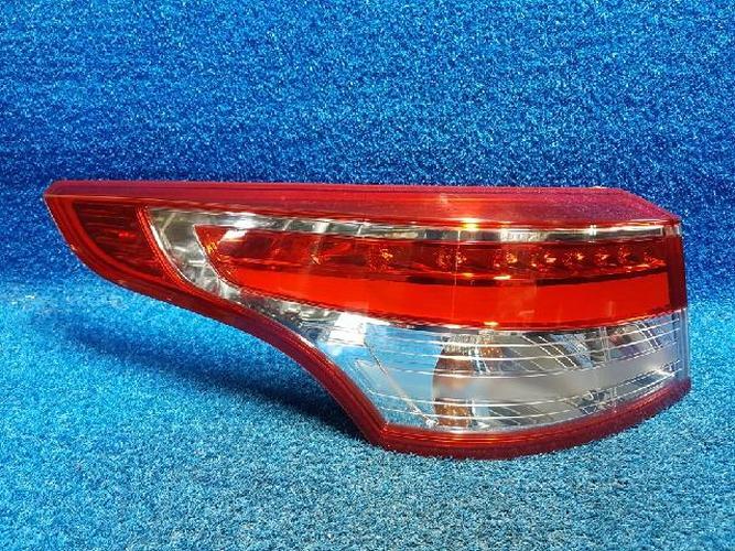 Tail Light Left (LH) Outer (fender) Renault SM5 (2014)