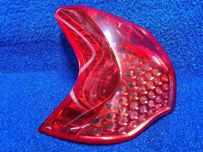 Tail Light Left (LH) Outer (fender) Peugeot 3008 (2010–2012)