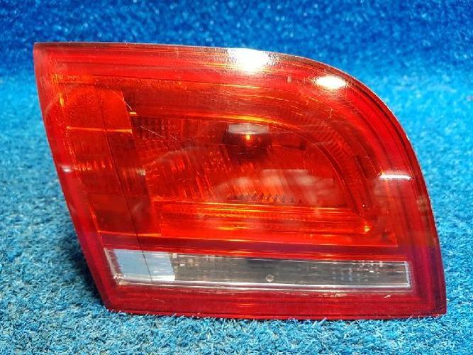 Фонарь задний левый внутренний Audi A3 (2009)