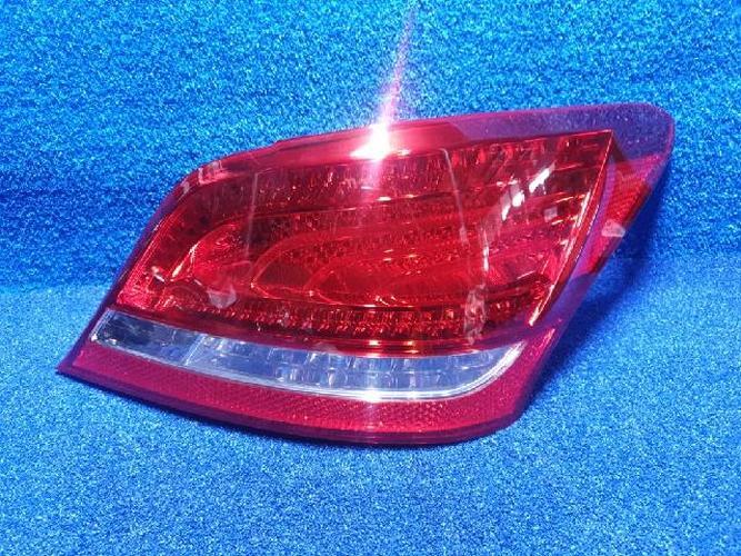 Tail Light Right (RH) Outer (fender) Hyundai Equus (2010–2011)