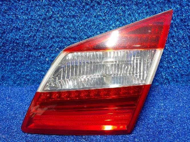 Tail Light Left (LH) Inner (tailgate) Hyundai Genesis (2012)