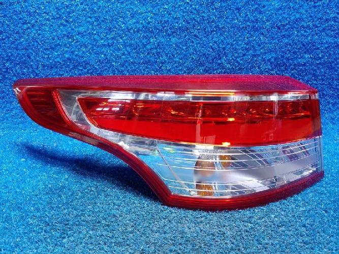 Tail Light Left (LH) Outer (fender) Renault SM5 (2013–2015)