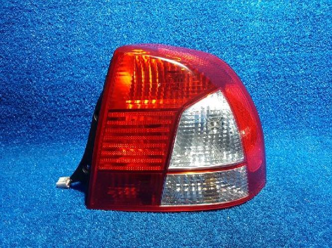 Фонарь задний правый внешний Kia Spectra (2001)