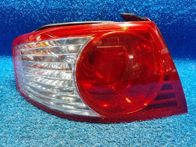 Tail Light Left (LH) Outer (fender) Kia Opirus (2004)