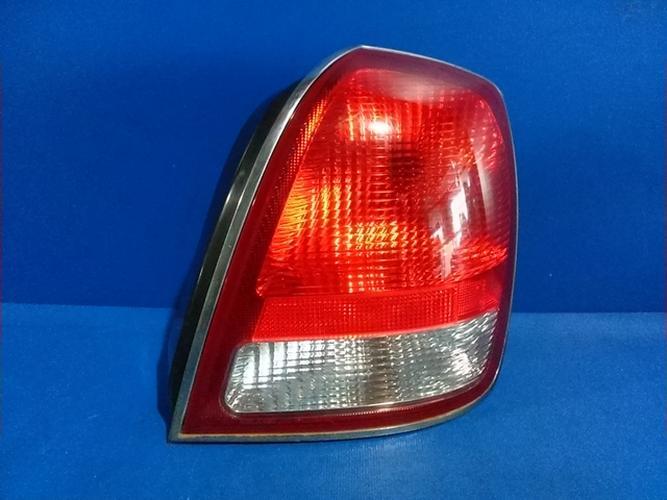 Tail Light Right (RH) Outer (fender) Hyundai Grandeur (2000–2002)