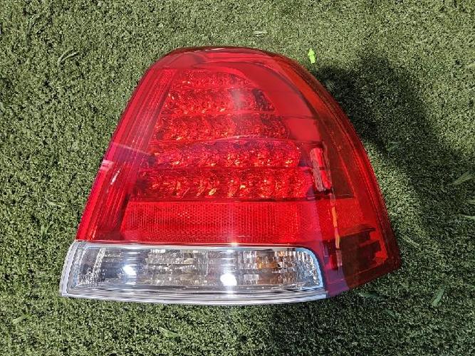 Фонарь задний правый внешний Chevrolet Veritas (2009)
