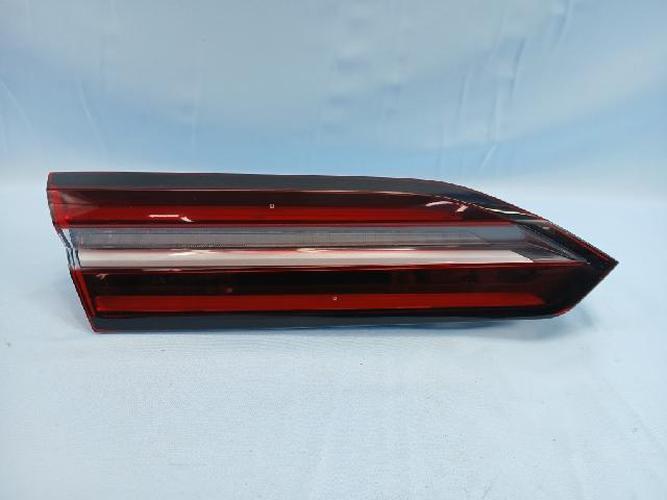 Фонарь задний левый внутренний BMW 5 Series (2024)