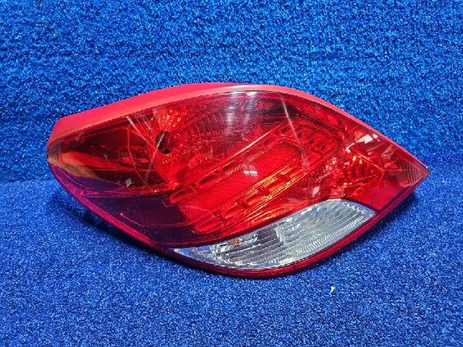 Фонарь задний левый внешний Peugeot 207 (2011)